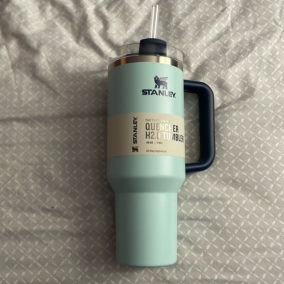Stanley Other - stanley 40 oz flowstate quencher tumbler